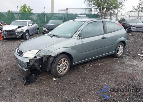 2005 Ford Focus Zx3 z USA, uszkodzony, nr VIN 3FAHP31N15R140825